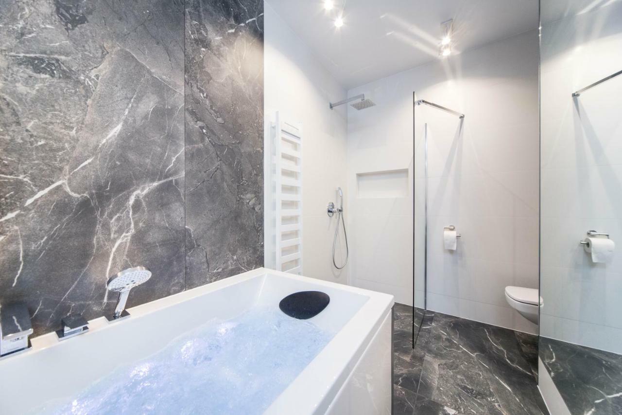 Jacuzzii Apartment Krasków Exterior foto