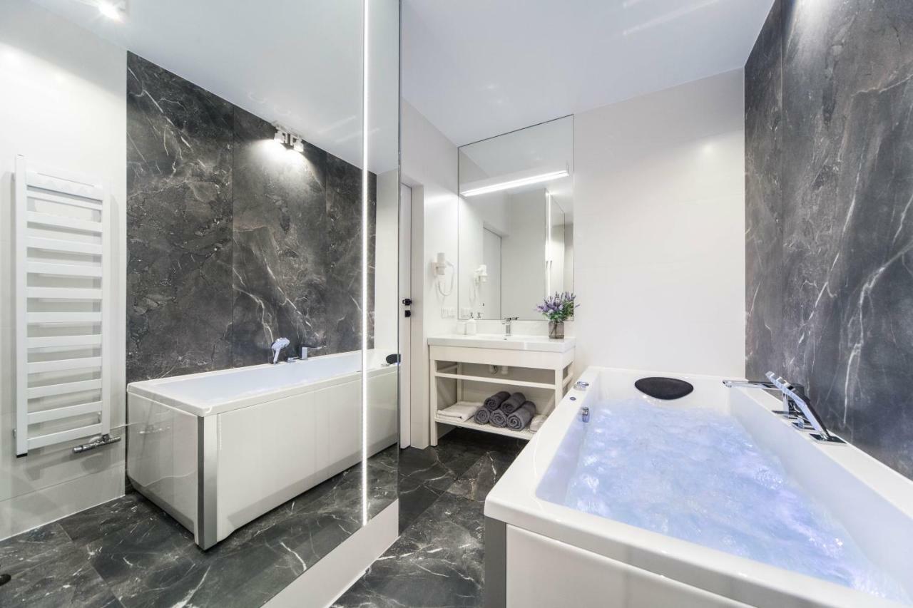 Jacuzzii Apartment Krasków Exterior foto